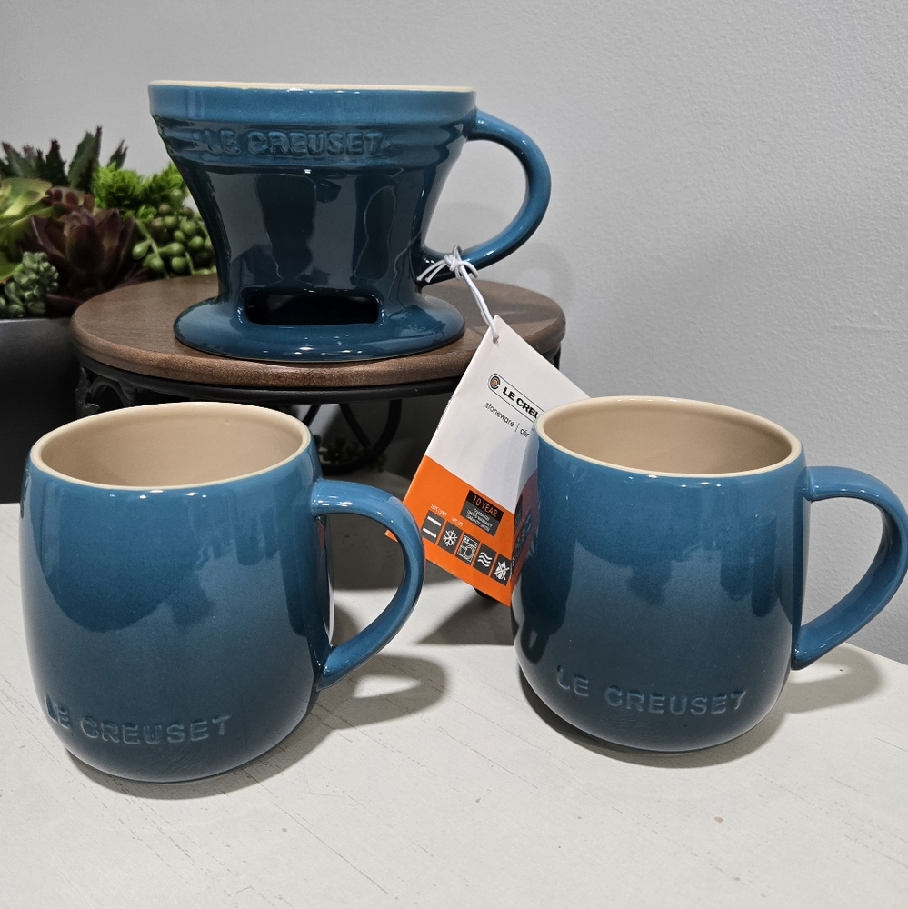 Deep Teal Pour Over Coffee Maker Cone & 2 Heritage Mugs Le Creuset RETIRED COLOR